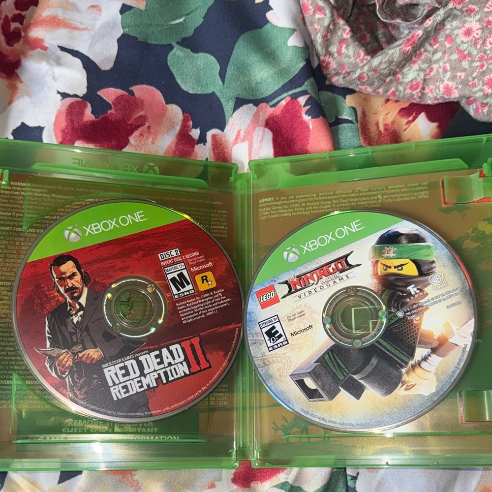 Red Dead Redemption II (Red) for Xbox One by Rockstar Games - Picture 5 of 5